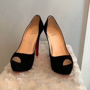 Black suede pumps size 37
